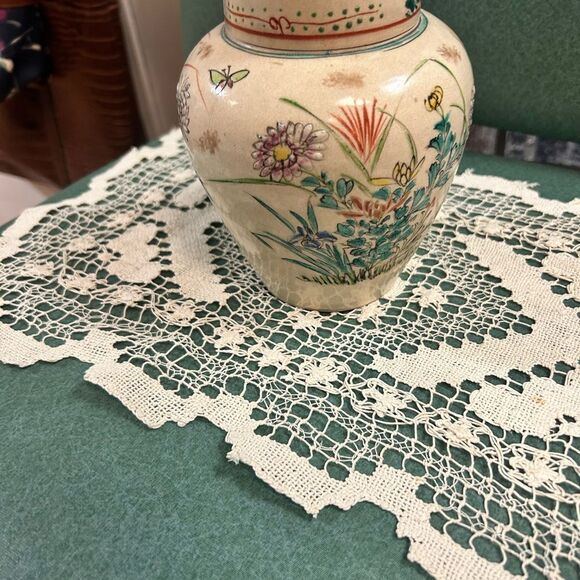 nbn tan flowered tea jar - Picture 3 of 5